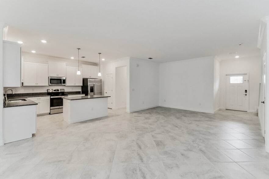 Building Photo - 17492 Radiant Shine Wy