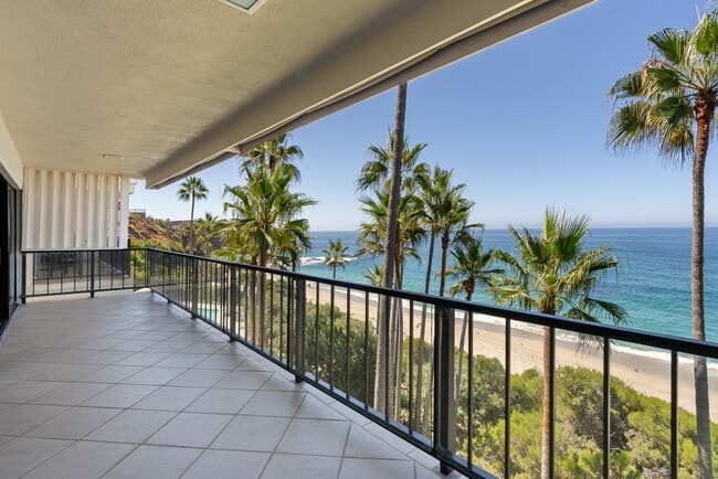 Building Photo - Discover a Coastal Sanctuary at Laguna Royale, Laguna Beach. Comes with 2 Parking Spaces!