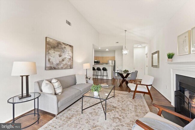 Building Photo - 14309 Climbing Rose Way