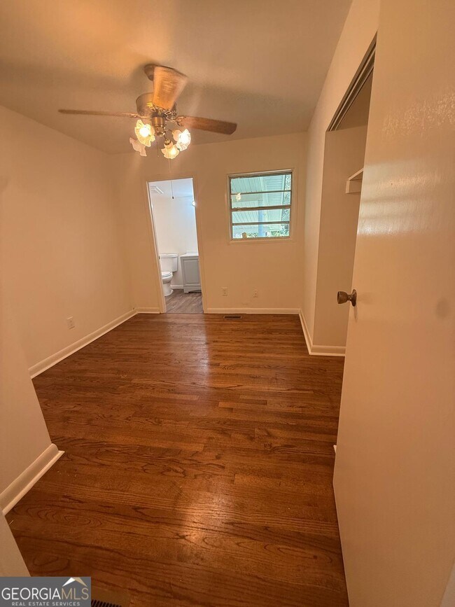 Building Photo - 6646 Wolf River Ct