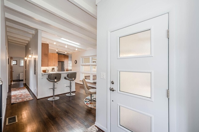 Building Photo - 1134 Baker Ln