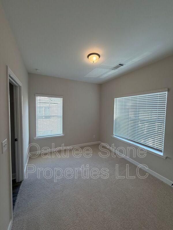 Building Photo - 1985 North St NW