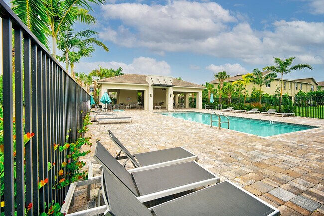 Building Photo - 8554 Via Mar Rosso