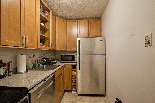 Building Photo - 1301 Delaware Ave SW