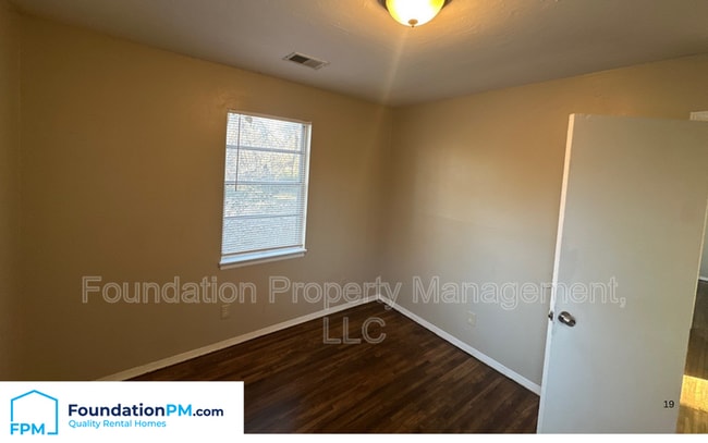 Building Photo - 3552 Suzanne Dr