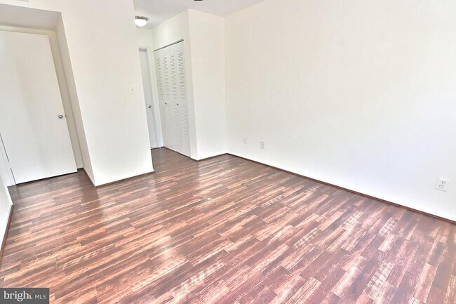 Building Photo - 1702 Ascot Way