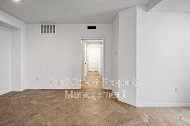 Building Photo - 5703 N Honore Ave
