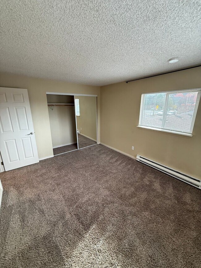 Building Photo - JHOP01