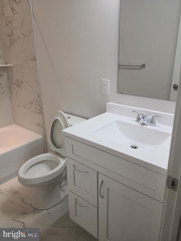 Building Photo - 615 N 10th St