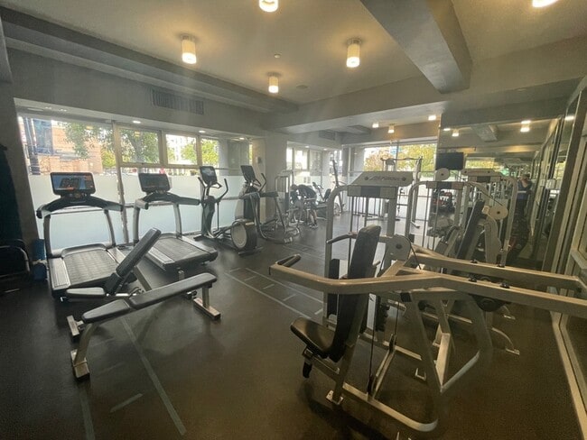 Building Photo - 101 W Market St