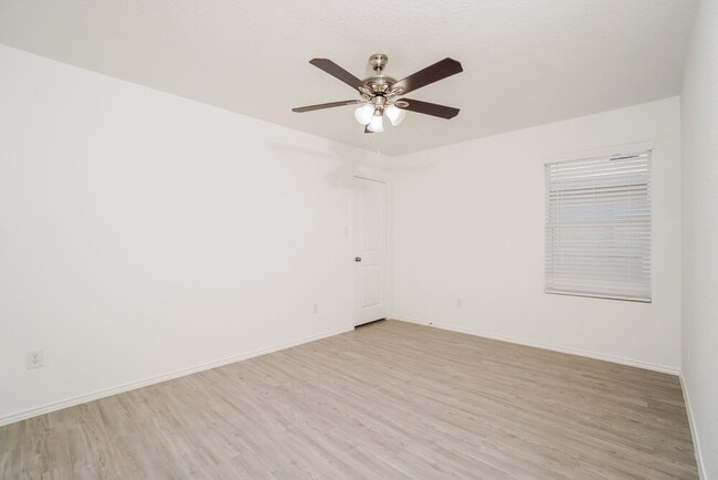 Building Photo - 14711 Brandy Brk