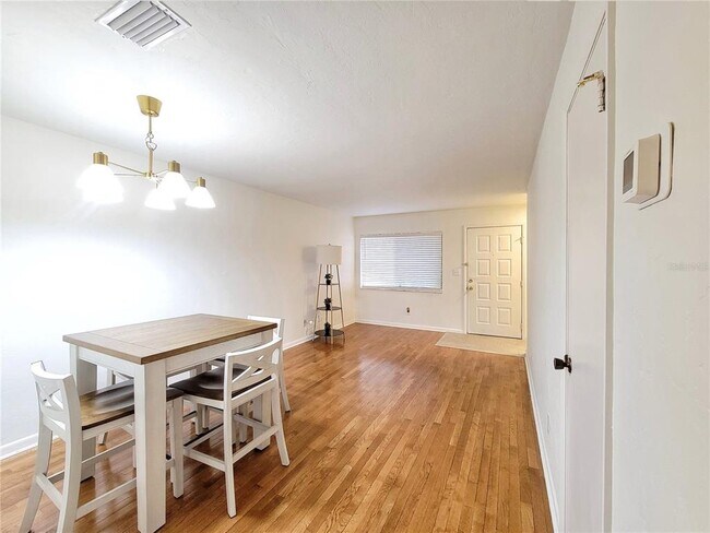 Building Photo - 2635 SW 35th Pl