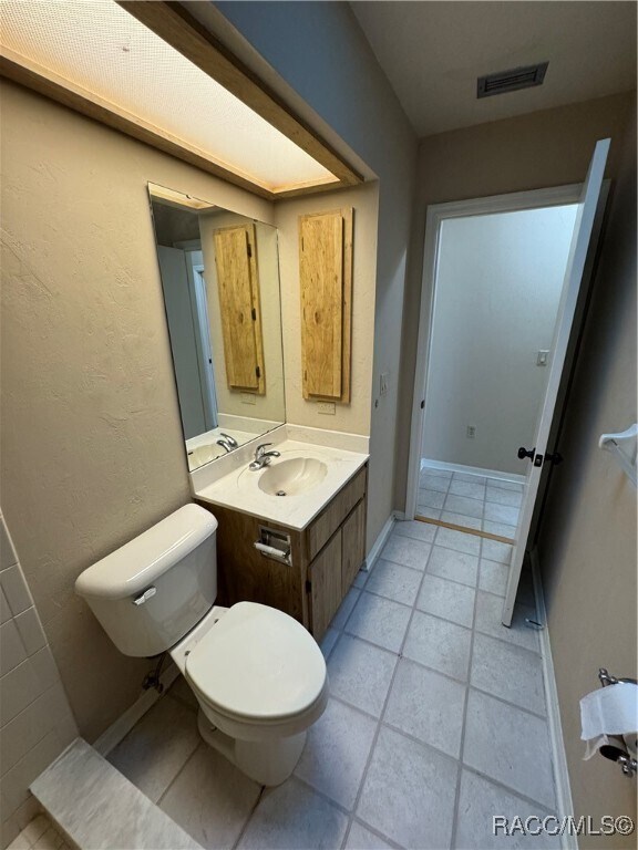 Building Photo - 810 E Gilchrist Ct