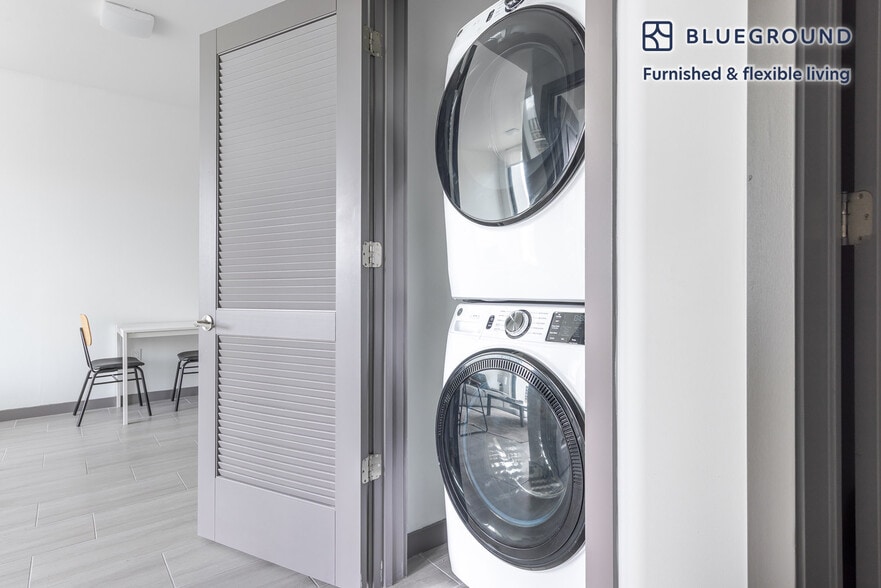 Building Photo - 6445 NE 7th Ave