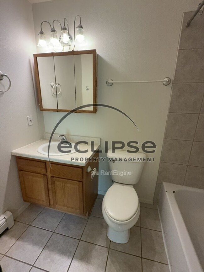 Building Photo - 497 Coronado Ct