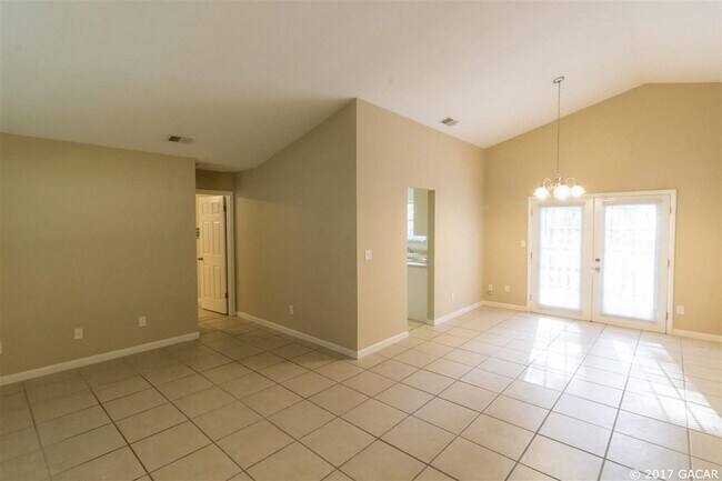 Building Photo - 2925