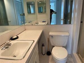 Building Photo - 4010 Galt Ocean Dr