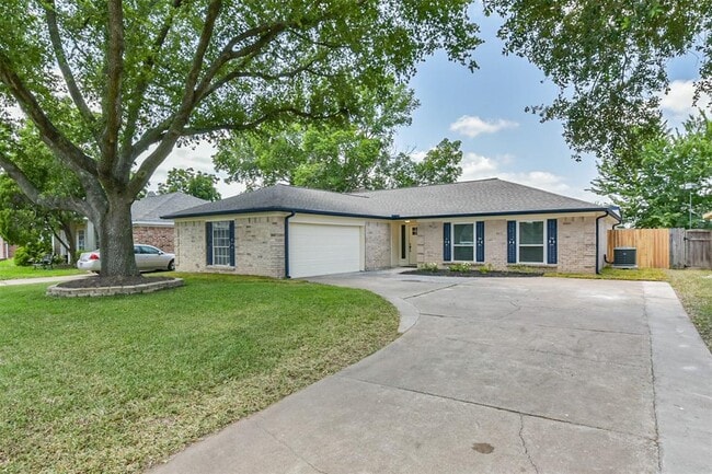 Primary Photo - 210 Gentilly Dr