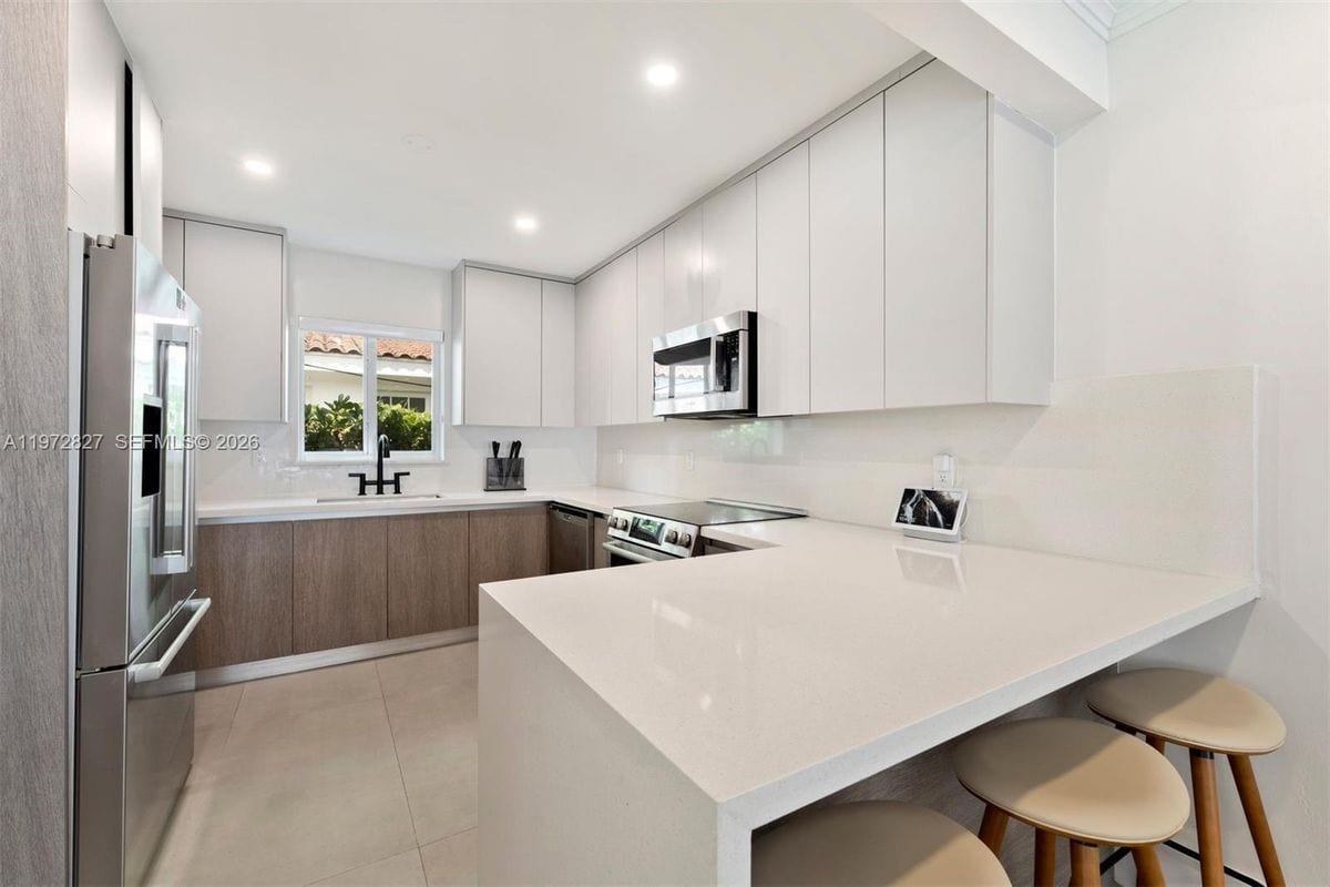 Building Photo - 45 Palermo Ave