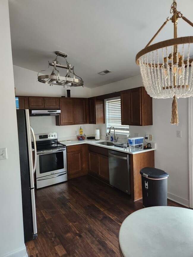 Building Photo - Sneads Ferry charm in Justice Farms