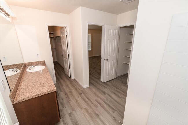 Building Photo - 2606 Montecito Ln