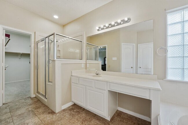 Building Photo - 4426 Park Bend Dr