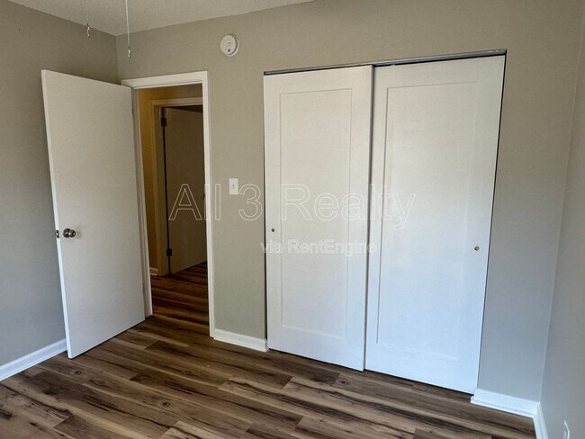Building Photo - 457 Mulligan Dr