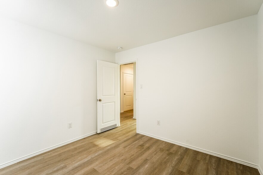 Building Photo - 7382 Cultivator Way