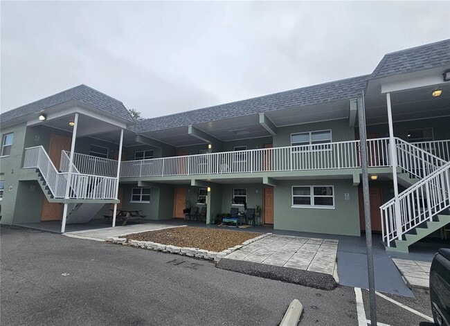 Building Photo - 2035 Alpine Rd