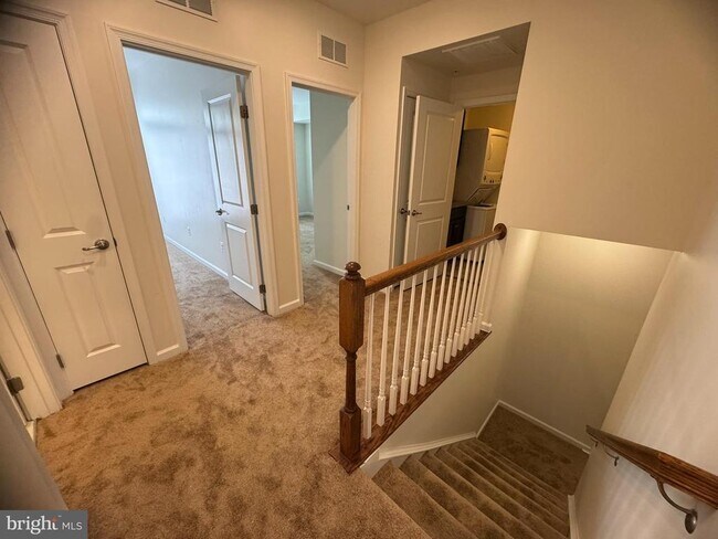 Building Photo - 6436 Walcott Ln