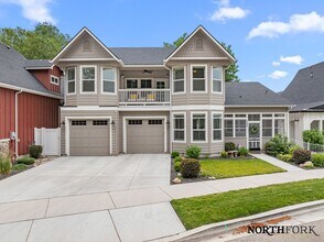 Building Photo - Elegant home near Downtown Eagle!
