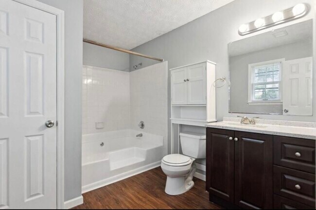 Building Photo - 3081 Brooks Dr