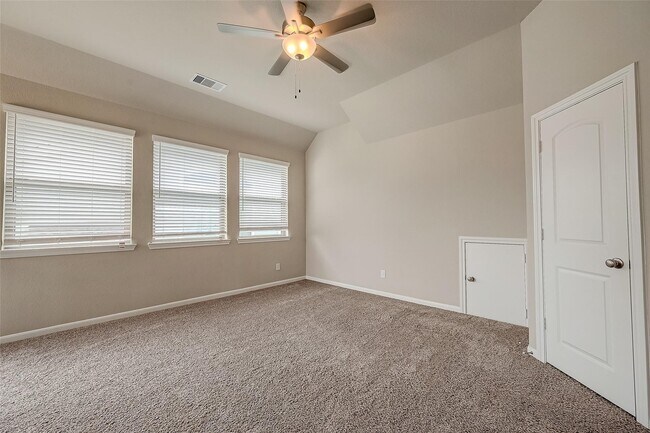 Building Photo - 2559 Terrace Point Dr