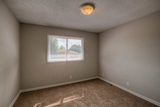 Building Photo - 3307 S 133rd St