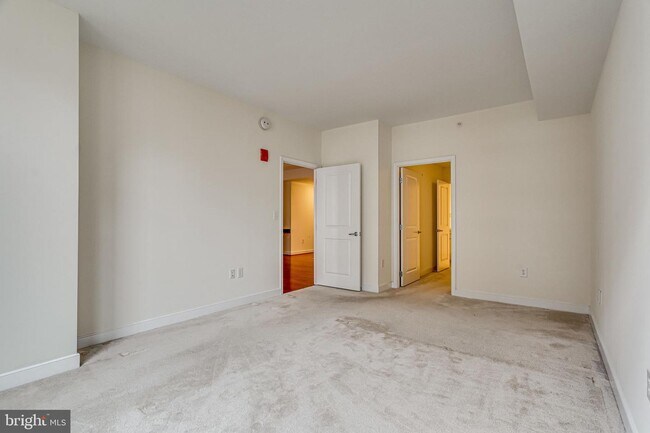 Building Photo - 155 Potomac Passage