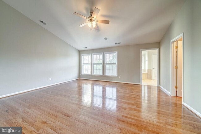 Building Photo - 42029 Bushclover Terrace