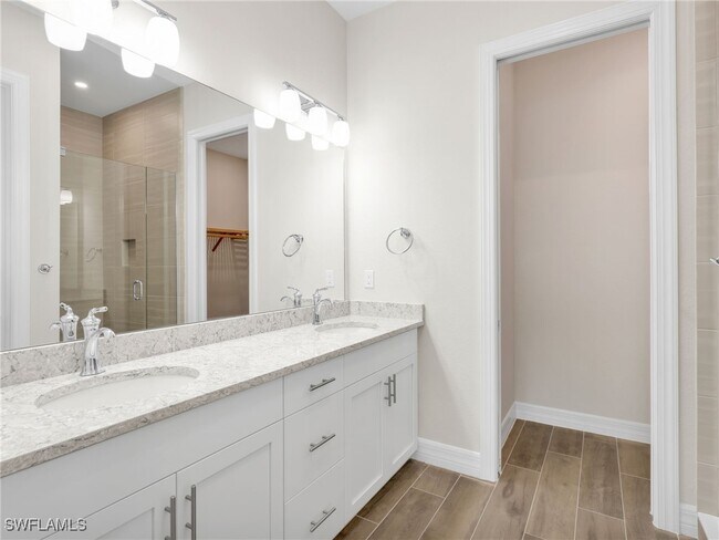 Building Photo - 268 Indies Dr E