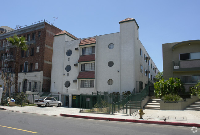 Building Photo - 229 S Mariposa Ave