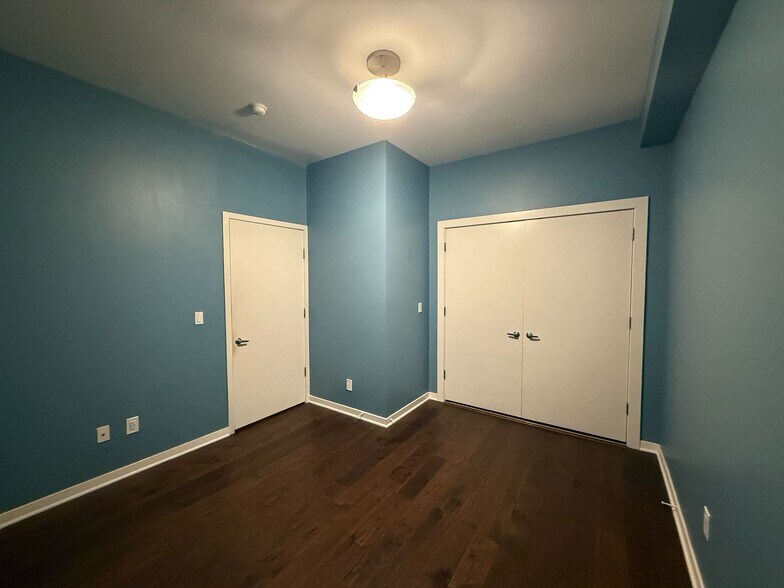 Building Photo - 401 N 2nd St