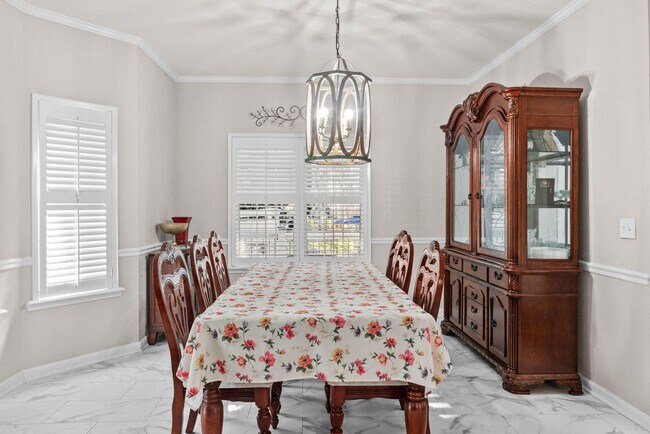 Building Photo - 66 Woodmont Ln