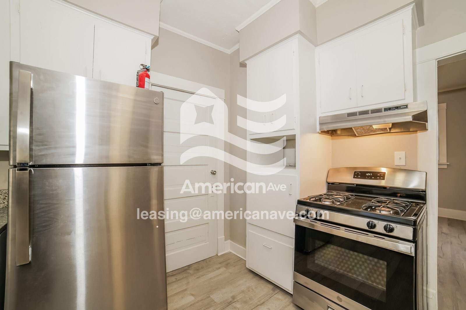 Building Photo - 1946 N Sheridan Rd