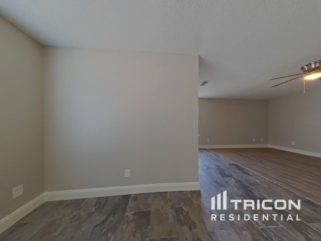 Building Photo - 209 Oakpointe Dr