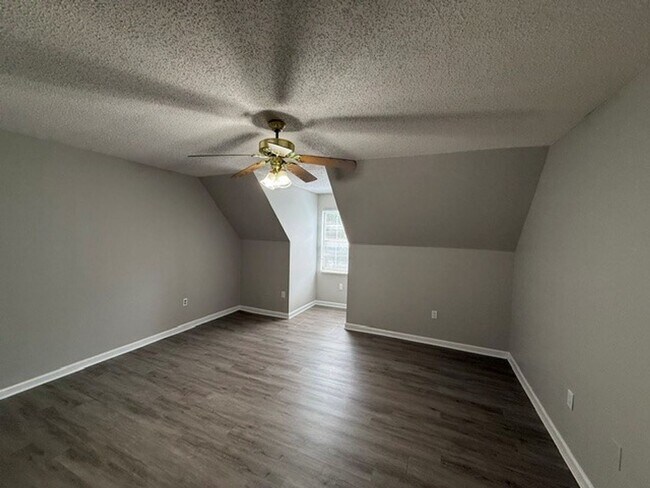 Building Photo - 5003 Trace Manor Ln
