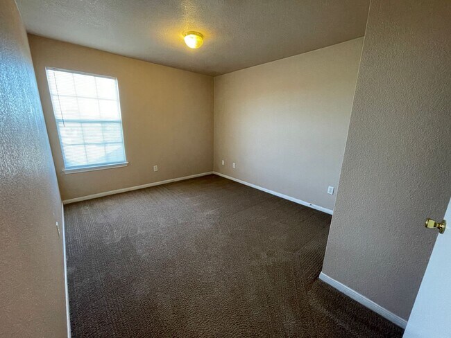 Building Photo - 614 Bermuda St