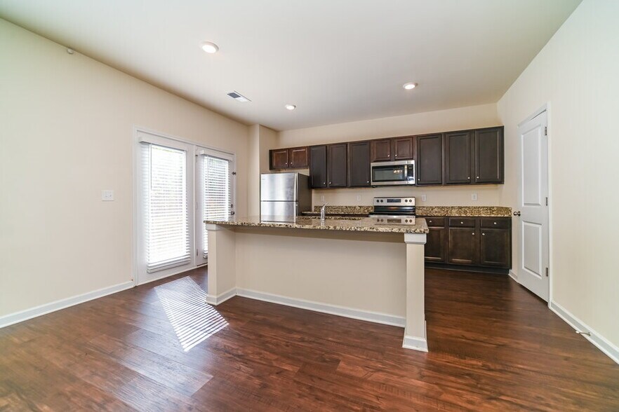 Building Photo - 504 Overo Dr