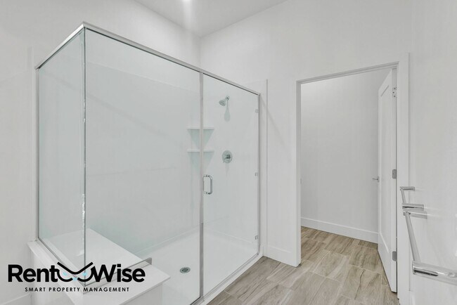 Building Photo - 390 Riesling Ave