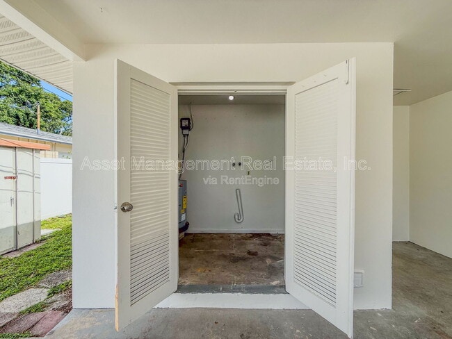 Building Photo - 474 93rd Ave N