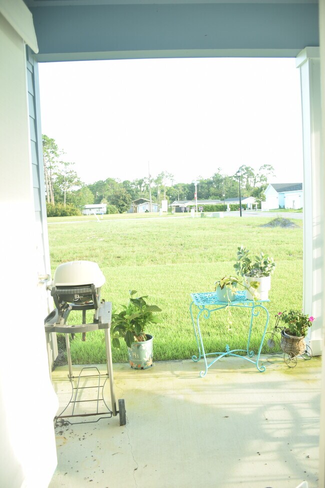 Building Photo - 108 Canvas Ln