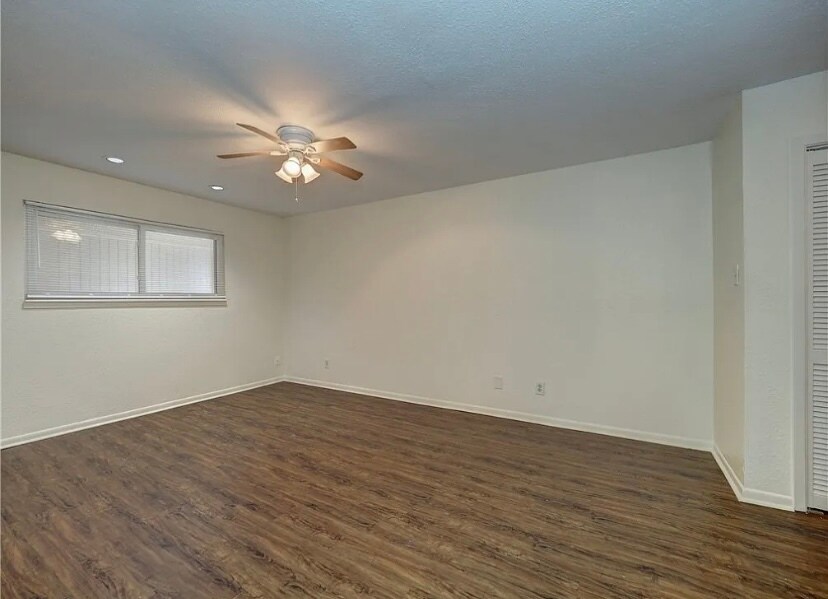 Building Photo - 14801 Compass St