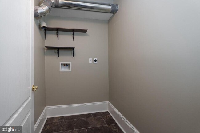 Building Photo - 236 Mercer St